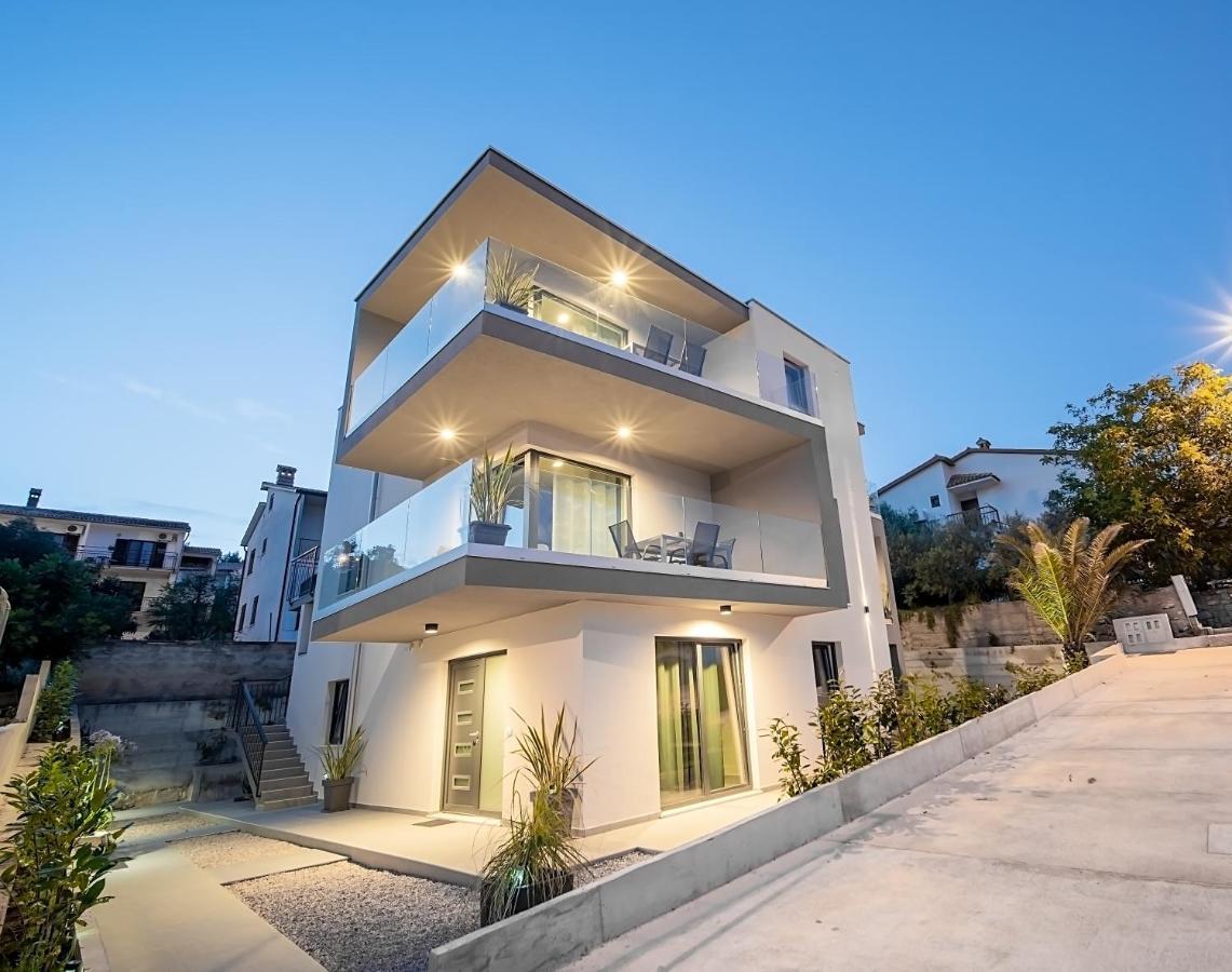 Villa Apartments Lela Rabac Exteriér fotografie