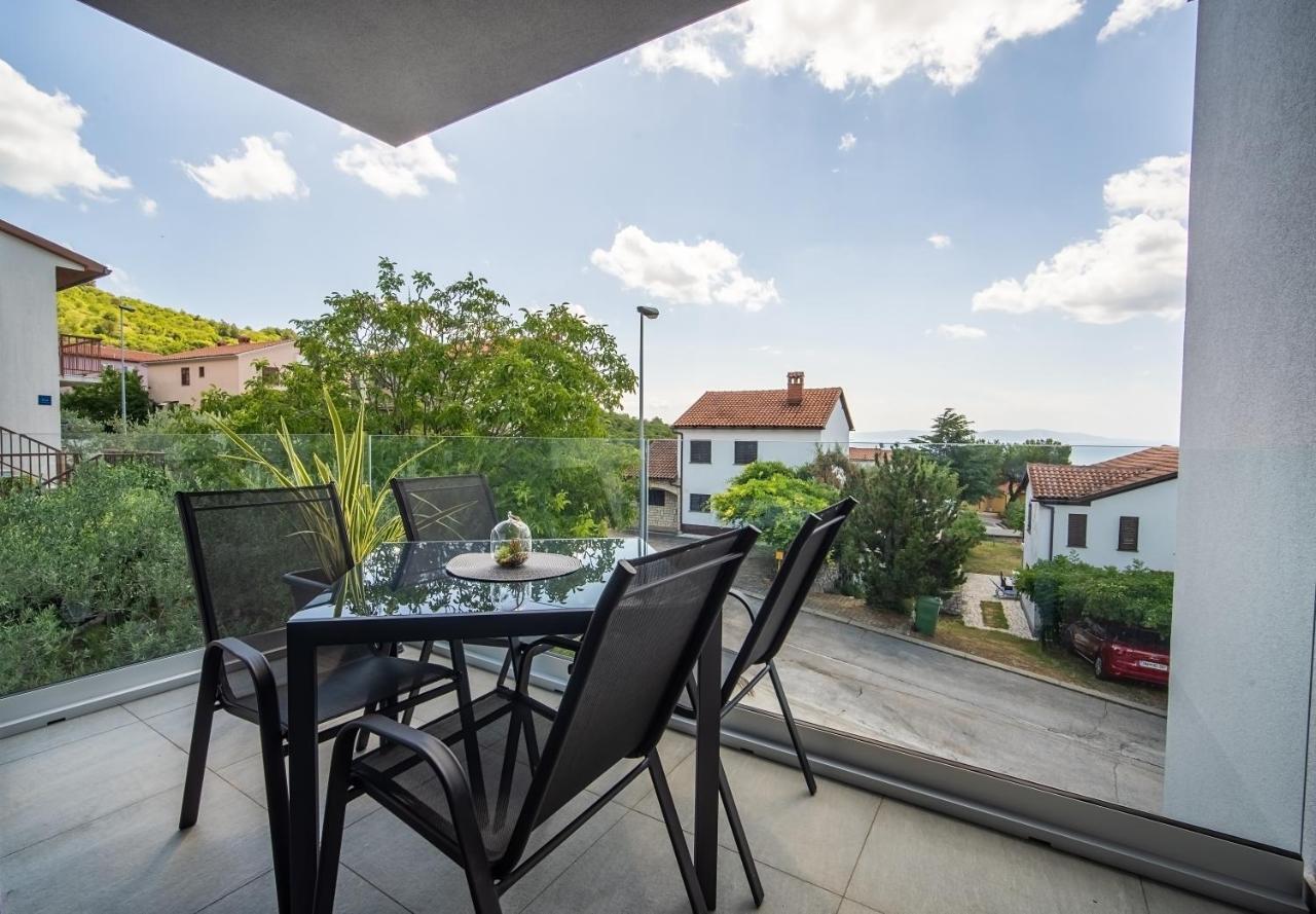 Villa Apartments Lela Rabac Exteriér fotografie