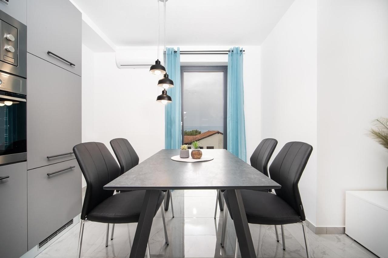 Villa Apartments Lela Rabac Exteriér fotografie