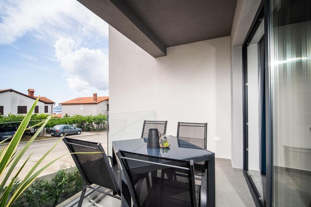 Villa Apartments Lela Rabac Exteriér fotografie