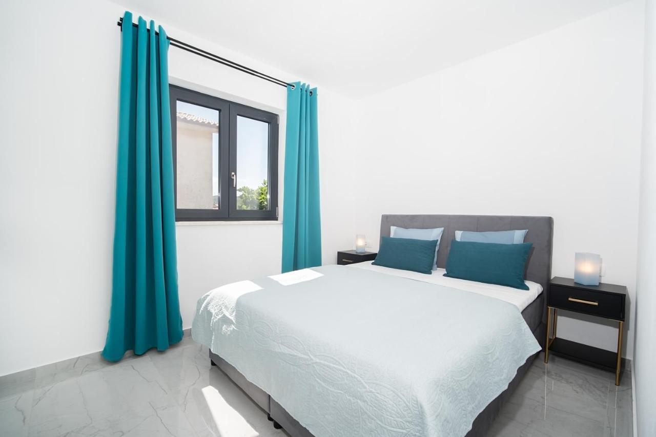 Villa Apartments Lela Rabac Exteriér fotografie
