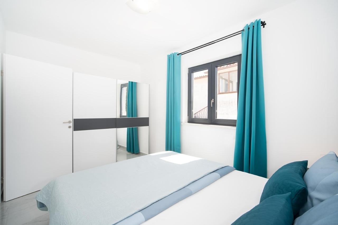 Villa Apartments Lela Rabac Exteriér fotografie