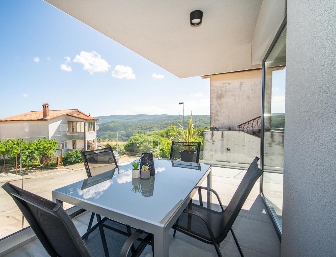 Villa Apartments Lela Rabac Exteriér fotografie